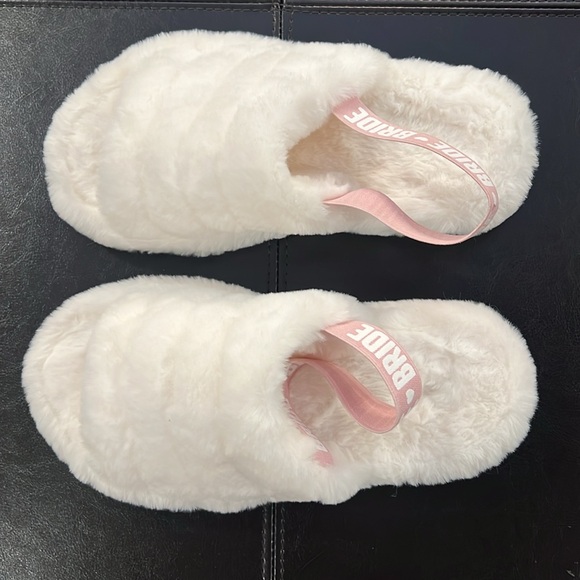 xo, Fetti Bride Strap Slippers - White Fur, Bachelorette Party, Wedding Size M/L - Picture 5 of 12